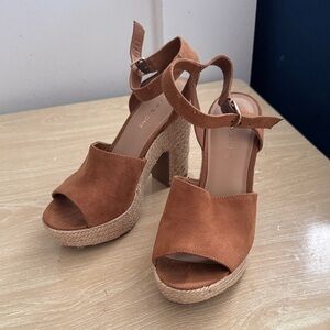 Sun + Stone Tan Suede Platform Heels 8,5 size